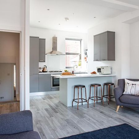 Modern Luxury Apartment, Sleeps 6, Best Location Belfast Exteriör bild