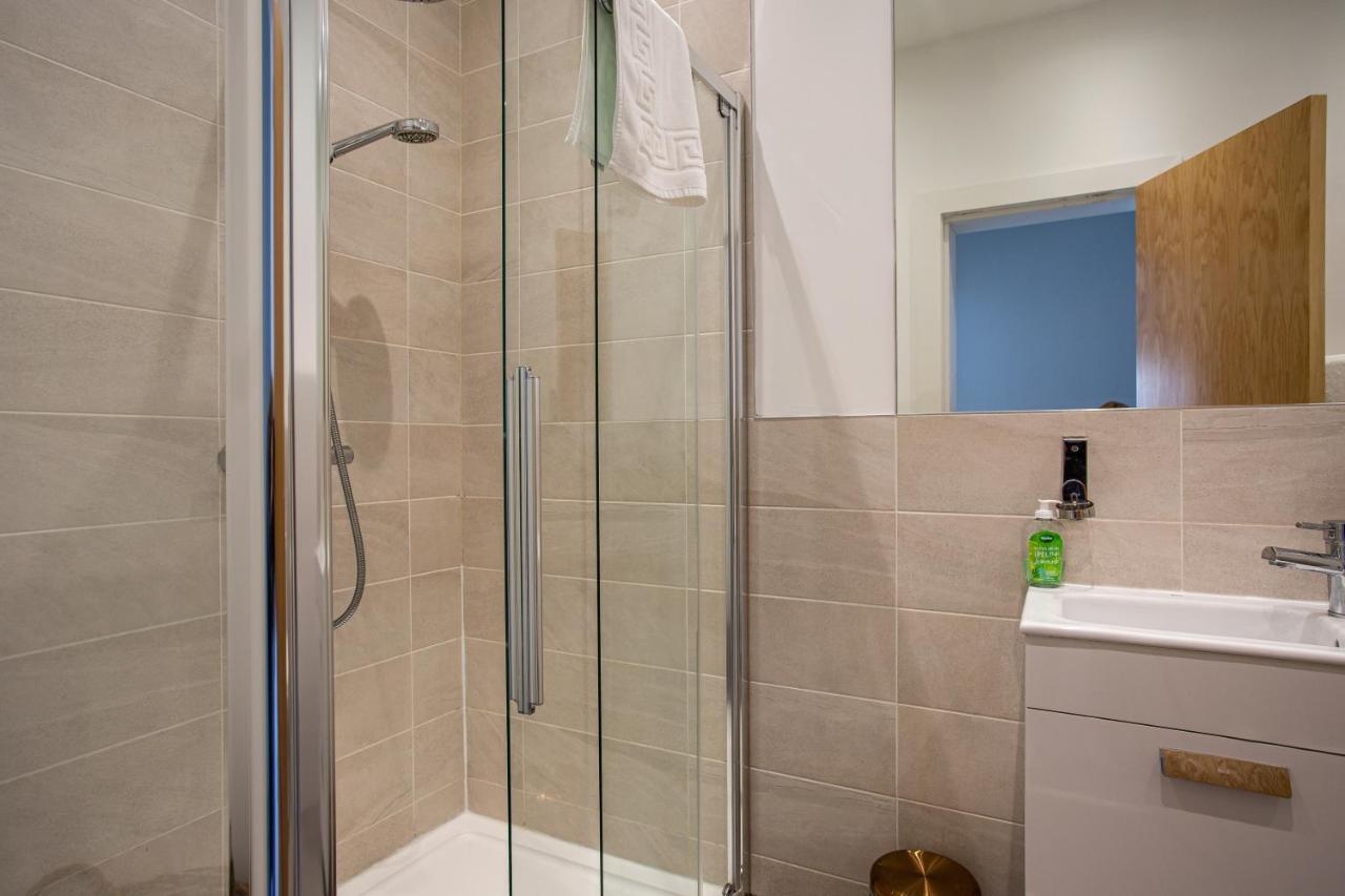 Modern Luxury Apartment, Sleeps 6, Best Location Belfast Exteriör bild