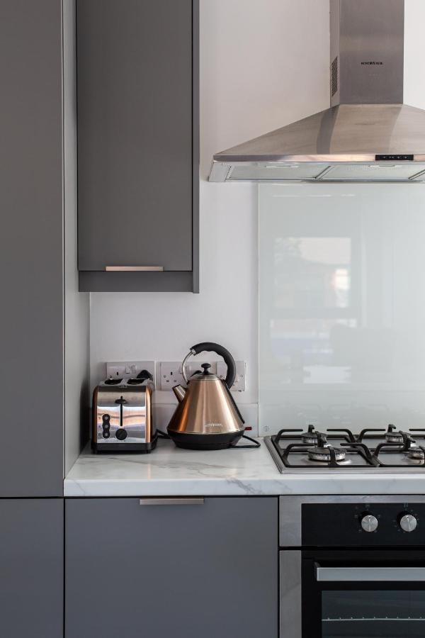 Modern Luxury Apartment, Sleeps 6, Best Location Belfast Exteriör bild